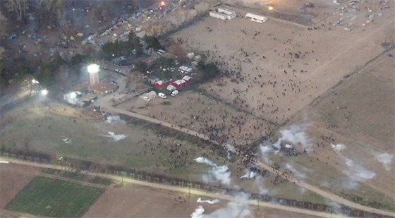 Νέα επεισόδια στον Έβρο: Oμάδα παράνομων μεταναστών προσπάθησε να ρίξει τον φράχτη