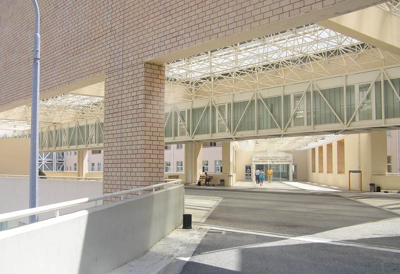 Νοσηλευόμενος πήδηξε στο κενό από την γέφυρα του ΠΓΝΑ