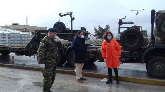 Παραδόθηκαν 25 τόνοι τσιμέντου στα στρατόπεδα του Έβρου