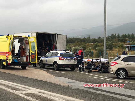 Θράκη: Φορτηγό κουβαλούσε 41 μετανάστες - Κόντεψαν να πεθάνουν από ασφυξία (video)