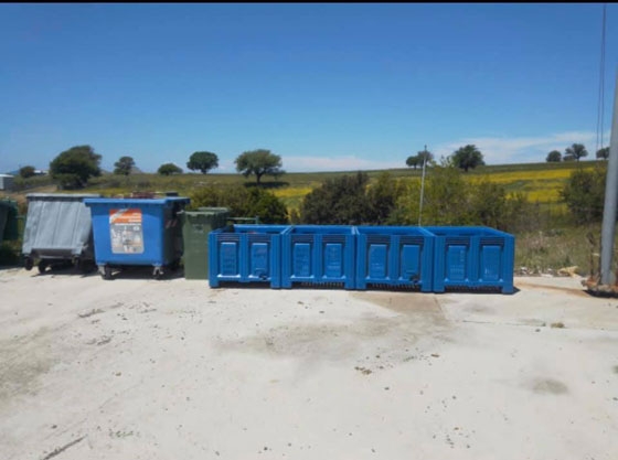 Τοποθετήθηκαν στο λιμάνι της Καμαριώτισσας οι πρώτοι κάδοι ανακύκλωσης απορριμμάτων αλιευτικού & ναυτιλιακού εξοπλισμού 