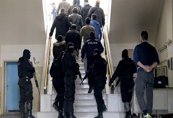 Εξαρθρώθηκε διεθνική εγκληματική οργάνωση διακίνησης παράνομων μεταναστών.