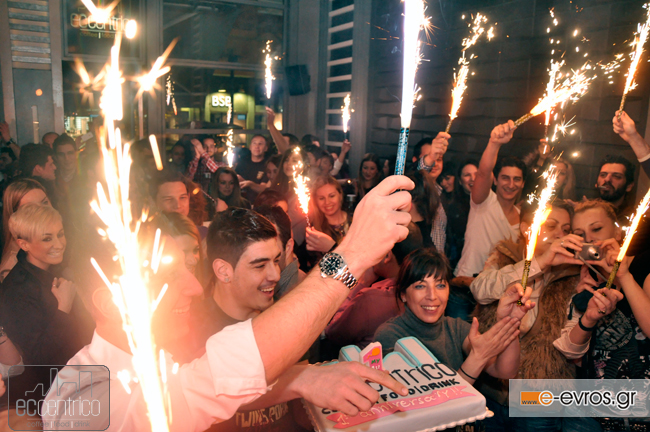 O Νίκος Διαμαντόπουλος σε ένα δυνατό dj set στο Eccentrico.