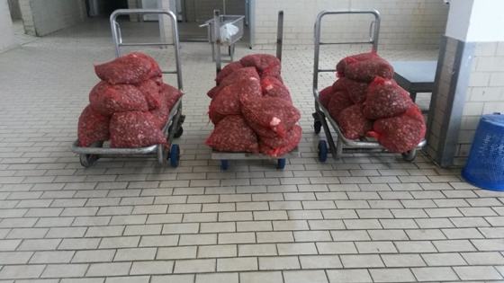 Κατασχέθηκαν αυτοί οι 42 σάκοι.