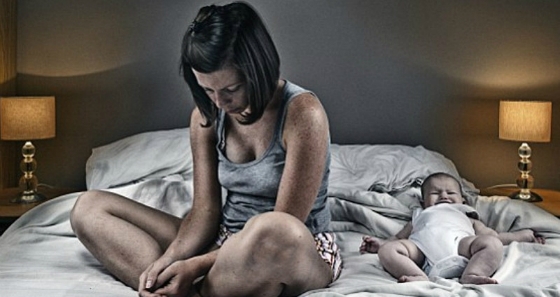 Επιλόχειος κατάθλιψη: Συμπτώματα και χρήσιμες συμβουλές