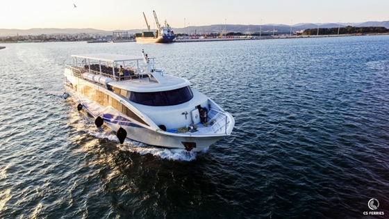 Το νέο ταχύπλοο "Σαμοθράκη Ι" έπεσε στο νερό και μας έφερε το όμορφο νησί της Σαμοθράκης ακόμα πιο κοντά μας!