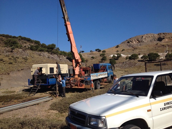 Σε σημείο που εικάζεται ότι μπορεί να βρεθεί νερό, σήμερα Σάββατο 26 Αυγούστου ειδικό συνεργείο εργάζεται για τον καθαρισμό του.