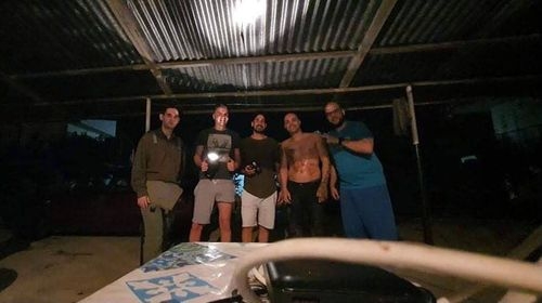 Αυτή είναι η ερασιτεχνική ομάδα νέων που ξεκίνησαν να κινηματογραφούν ταινίες μικρού μήκους!