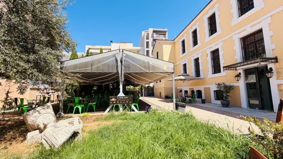 Νέα πνοή στο αγαπημένο cafe, στη Δημοτική Βιβλιοθήκη (πρώην καπνομάγαζο)