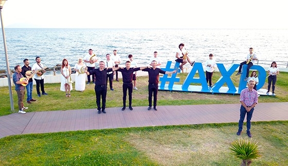 O "Ζορμπάς" του Μίκη Θεοδωράκη από την ορχήστρα του Ωδείου Φαέθων (video)