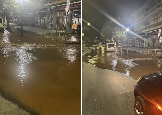 Μεγάλες ποσότητες νερού στην οδό Ιωακείμ Καβύρη, από θραύση του κεντρικού αγωγού υδροδότησης.