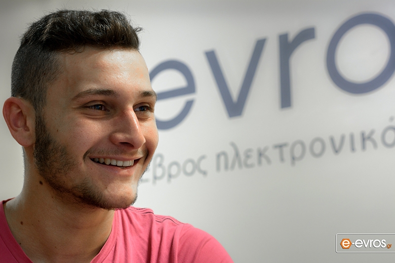 Who is Μιχαλεντζάκης;