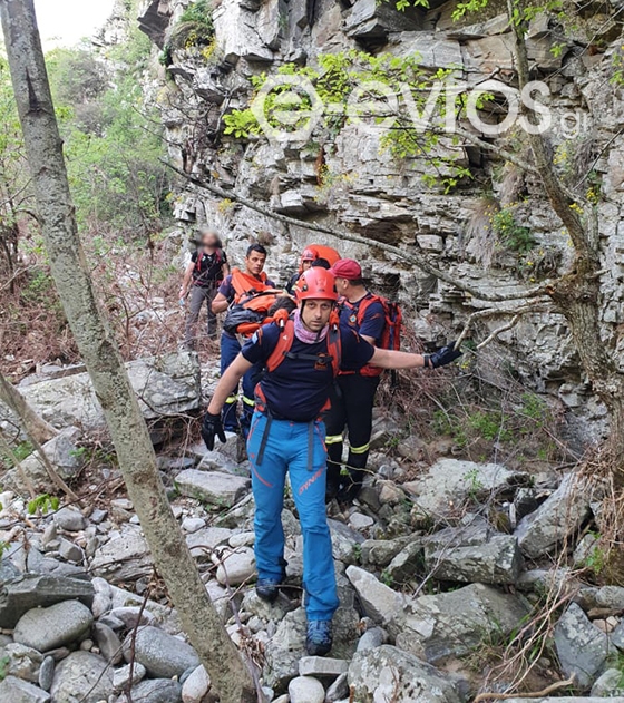 Μετά από 9 ώρες έληξε η περιπέτεια του ορειβάτη που χτύπησε άσχημα το πόδι του.