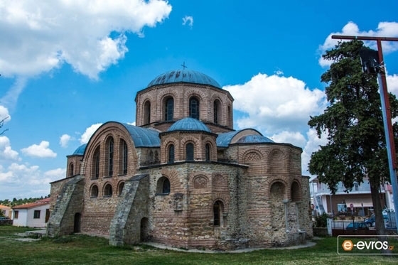 Ο κεντρικός εορτασμός του Δεκαπενταύγουστου τελείται στον ιστορικό βυζαντινό Ναό της Παναγίας Κοσμοσώτειρας στις Φέρες