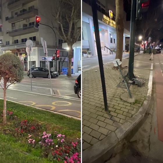 Στιγμιότυπο από το κέντρο της πόλης μετά την σύγκρουση με την πινακίδα