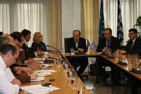 «Συνάντηση εργασίας για την αντιμετώπιση των προβλημάτων στις παραλίες και την εξυπηρέτηση των τουριστών»