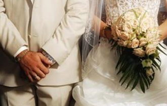 O γάμος κόστιζε 7.000 ευρώ το κεφάλι.