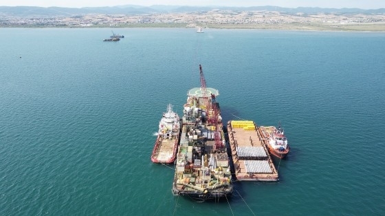 Τα πλάνα πάνω από την κατασκευή εντυπωσιάζουν