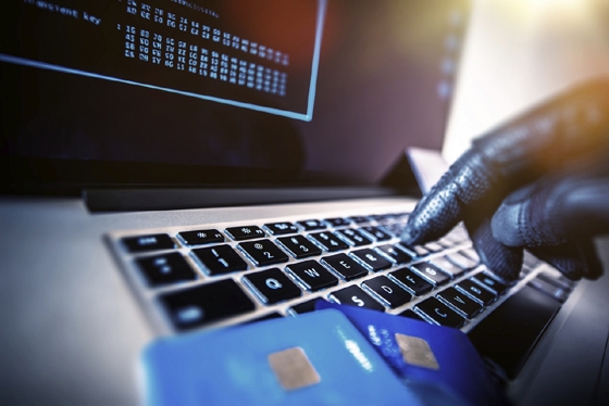 Προσοχή: Πώς κλέβουν τον κωδικό του e-banking - Συμβουλές για να το αποφύγετε