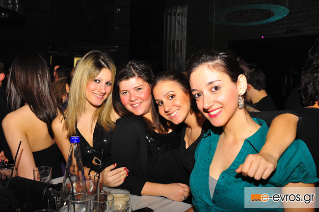 O Νίκος Βουρλιώτης (Nivo) έδωσε....ρεσιτάλ στο Prive club!