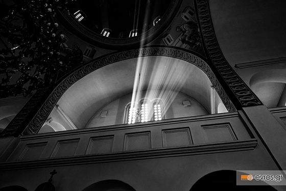 Η Μεγάλη Δευτέρα είναι αφιερωμένη στην άκαρπη συκιά που την καταράστηκε ο Χριστός και ξεράθηκε.