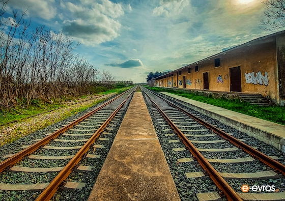 Τα έργα για τα οποία καταβάλλονται προσπάθειες να υλοποιηθούν είναι δύο (από τα συνολικά έξι).