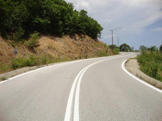 Οι αυξήσεις φωτιά στα διόδια θα οδηγήσουν με μαθηματική ακρίβεια στην αύξηση της κίνησης στο υπόλοιπο εθνικό και επαρχιακό οδικό δίκτυο, που βρίσκεται σε πλήρη εγκατάλειψη.