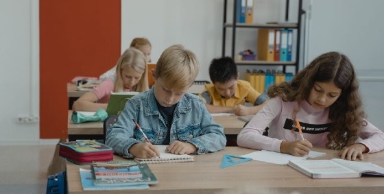 Το ΚΕ.ΔΙ.ΒΙ.Μ. του Δημοκριτείου Πανεπιστημίου Θράκης διοργανώνει για δεύτερη φορά (β` κύκλος) Επιμορφωτικό Πρόγραμμα με τίτλο     Ετερότητα στο Σχολείο και στην Κοινωνία.