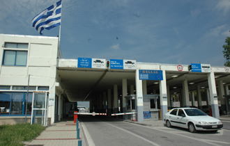 Δεν κατάφεραν να 'ξεγελάσουν' τους τελωνειακούς της Ομάδας Δίωξης στους Κήπους.