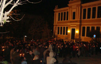 Στιγμιότυπο από τη συγκέντρωση των πνευματικών παιδιών του πατέρα Ιωάννη την Τετάρτη.