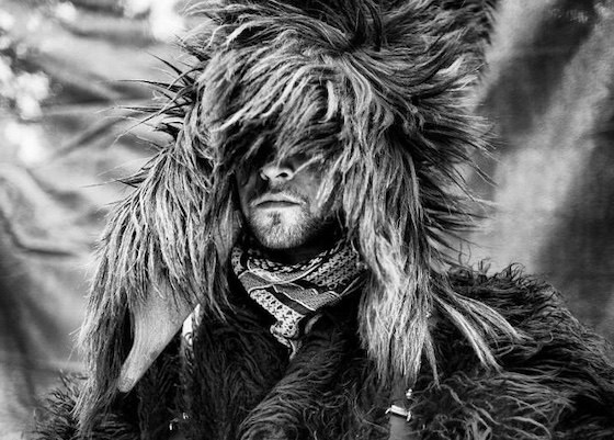 Το έθιμο έχει τις ρίζες του στα χρόνια της Τουρκοκρατίας και συμβολίζει τον φοροεισπράκτορα της εποχής.