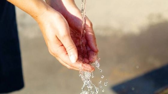 Συνίσταται από όλους η ορθολογική διαχείριση του νερού στην καθημερινότητά μας και η μείωση της αλόγιστης χρήσης του