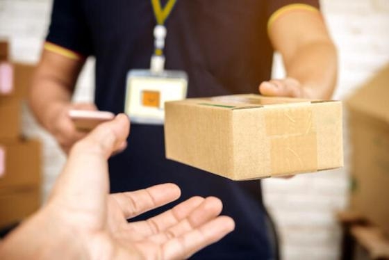 Το “πακέτο” τους έστειλε στο αυτόφωρο!