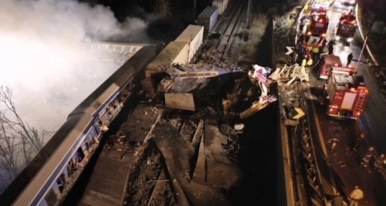 Η ταινία είναι εμπνευσμένη από την τελευταία εθνική μας τραγωδία που έφερε στα μάτια μας το δάκρυ και στις ψυχές μας τον πόνο.