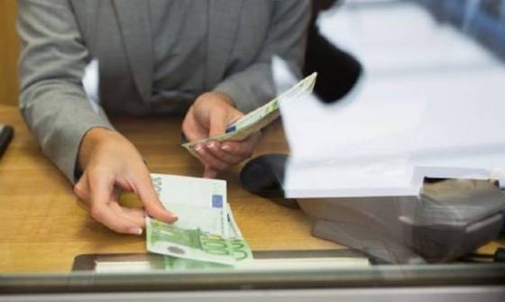 Σύμφωνα με στοιχεία της ΤτΕ, πολύ πλουσιότεροι έγιναν οι καταθέτες του νομού Αττικής.