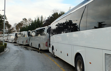 Πρόστιμο σε 17 από τα λεωφορεία που μετέφεραν Έλληνες μουσουλμάνους ψηφοφόρους.