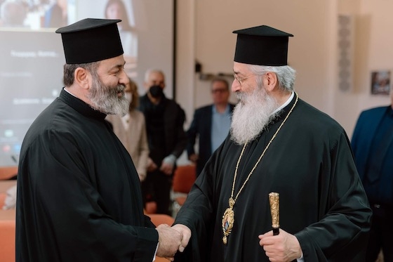 Ο π. Βασίλειος εξεπόνησε την διδακτορική του διατριβή με τίτλο "Η ΕΠΙΣΤΗΜΟΝΙΚΗ ΣΥΜΒΟΛΗ ΤΟΥ ΑΓΙΟΥ ΛΟΥΚΑ ΑΡΧΙΕΠΙΣΚΟΠΟΥ ΚΡΙΜΑΙΑΣ ΣΤΙΣ ΧΕΙΡΟΥΡΓΙΚΕΣ ΕΠΕΜΒΑΣΕΙΣ ΤΟΥ ΝΕΥΡΙΚΟΥ ΣΥΣΤΗΜΑΤΟΣ"