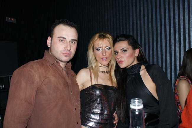 Όλοι στον αέρα στο mood Club Genial..