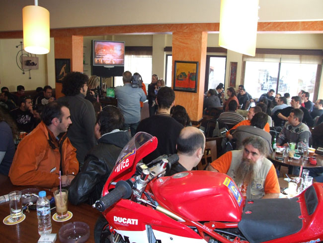 Με μεγάλη συμμετοχή και κέφι η λέσχη μοτοσικλετιστών Αλεξ/πολης έκοψε την πίτα της!