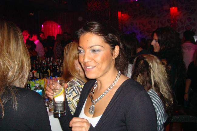 Mood club Genial...πάντα στο επίκεντρο της νύχτας στην πόλη.