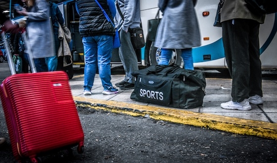 Στην υπόθεση με τα ναρκωτικά εμπλέκονται συνολικά τέσσερις μαθητές, δύο αγόρια και δύο κορίτσια, οι οποίοι οδηγήθηκαν στο τμήμα για περίπου επτά ώρες!