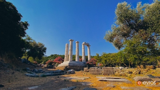  Την επαναφορά ενός κορυφαίου πνευματικού θεσμού που συνδέει τη φιλοσοφική σκέψη με την ιδιαίτερη ταυτότητα του νησιού σηματοδοτούν οι πρόσφατες εξελίξεις στη Σαμοθράκη.
