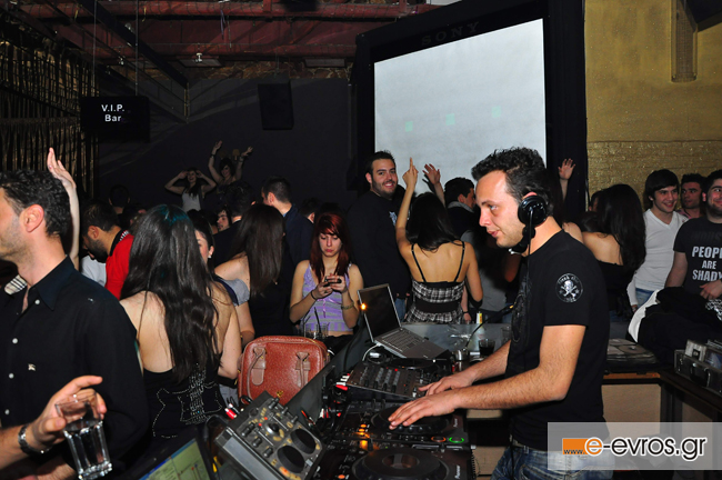 Το 6ο έτος Ιατρικής...."πάρταρε" στο Prive Club!