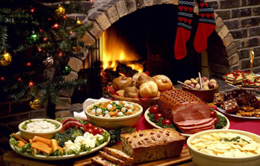 Για την προμήθεια κρέατος, γαλακτοκομικών προϊόντων, κρασιού και τσίπουρου, ειδών ζαχαροπλαστικής, παιχνιδιών και δώρων.