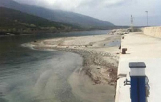 Έντονες οι διαμαρτυρίες των κατοίκων του νησιού.