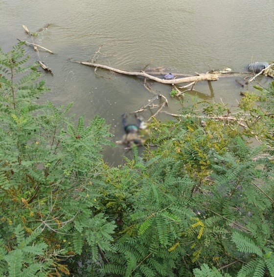 Στιγμιότυπο από το πτώμα που εντοπίστηκε στον ποταμό Έβρο.