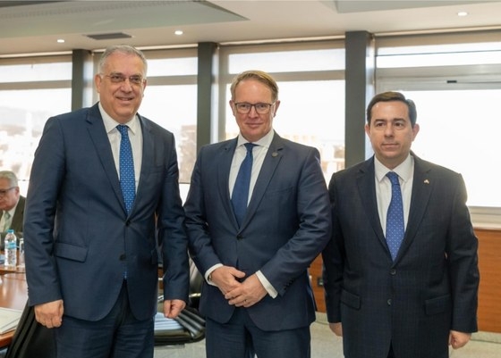 Συμφωνία Μηταράκη και Θεοδωρικάκου με Frontex για επιστροφές και απελάσεις μεταναστών