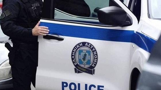 Λίγες ώρες μετά οι αστυνομικοί κατάφεραν να τους εντοπίσουν και να τους συλλάβουν.