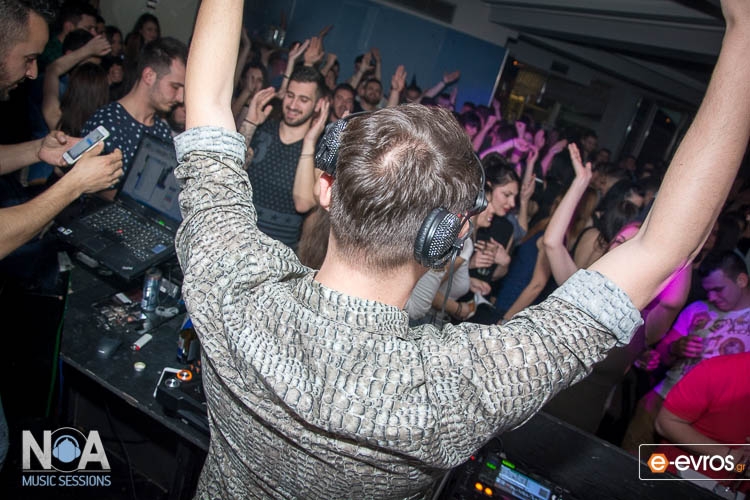 Ο ένας και μοναδικός Cj Jeff "μάγεψε" για άλλη μια φορά το ΝΟΑ Cafe - Bar