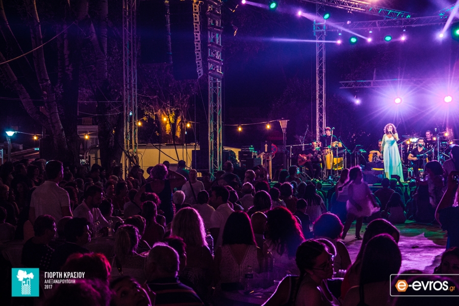 Η Γλυκερία "άνοιξε" την Γιορτή Κρασιού 2017 στην Αλεξανδρούπολη